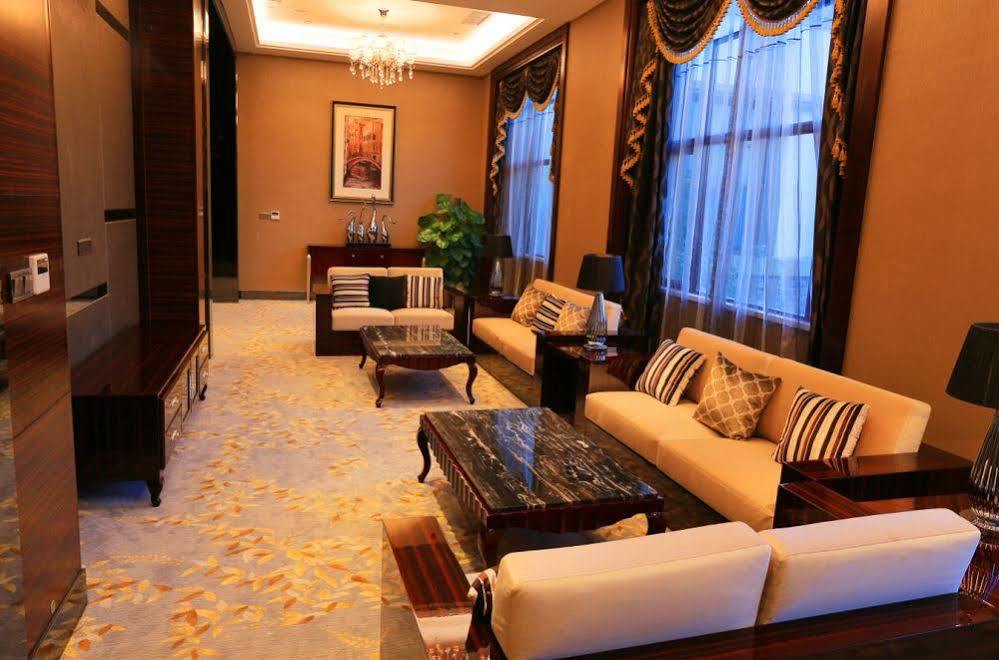 ג'יאנגמן Country Garden Phoenix Hotel Kaiping מראה חיצוני תמונה